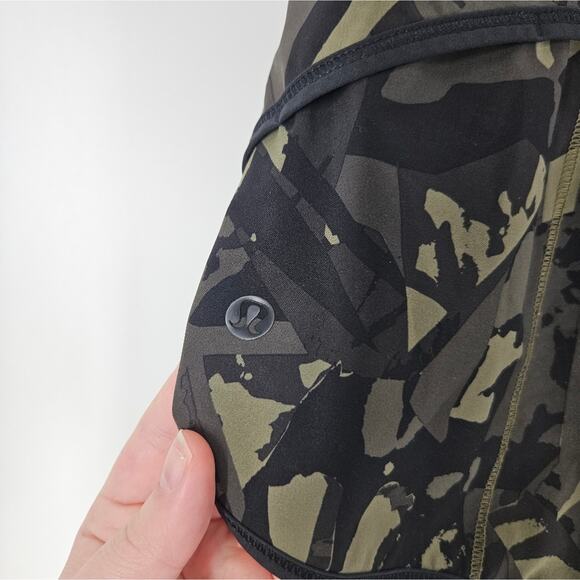 Lululemon Pop Cut Fatigue Green Black H20 Speed Up Shorts 10 - Picture 7 of 12
